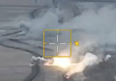 Watch as incredible battlefield vid shows fearless solo Ukrainian Leopard tank wiping out ENTIRE column of Putin armour