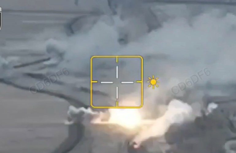 Watch as incredible battlefield vid shows fearless solo Ukrainian Leopard tank wiping out ENTIRE column of Putin armour