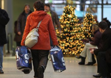 6 Tips for Holiday Shopping on a Budget