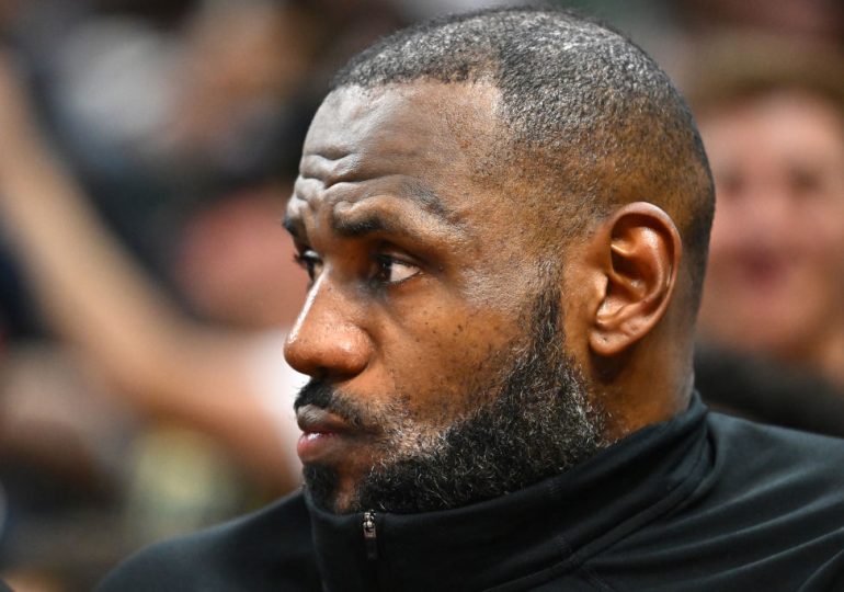 LeBron James Endorses Kamala Harris, Invoking Trump’s Rhetoric on Race