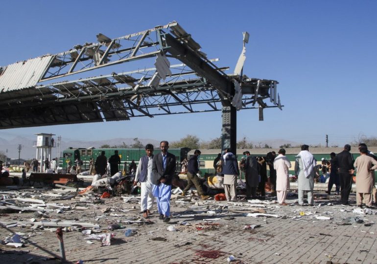 At least 24 killed and more than 40 injured in horror bomb blast at Pakistan train station