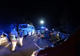 At least three dead and eight injured after tourist coach smashes into cliff near Pyrenees ski resort