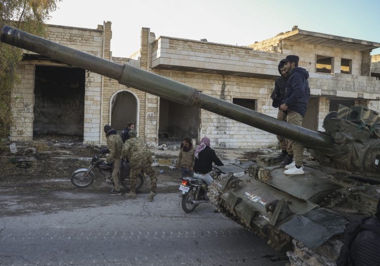 Syria Sends in Reinforcements to Halt Insurgents From Advancing After Seizing Aleppo