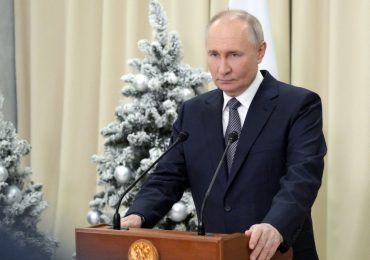 Putin says he’s open to new PEACE talks with Ukraine…but gives cryptic message about when Russia will come to the table