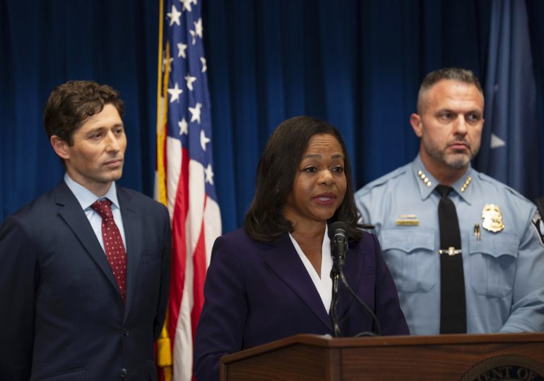 Minneapolis Agrees to Overhaul Police Training and Force Policies After George Floyd’s Murder 