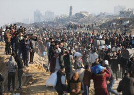 Thousands Return to Devastated Northern Gaza as Israel Lifts Its Closure Under Truce