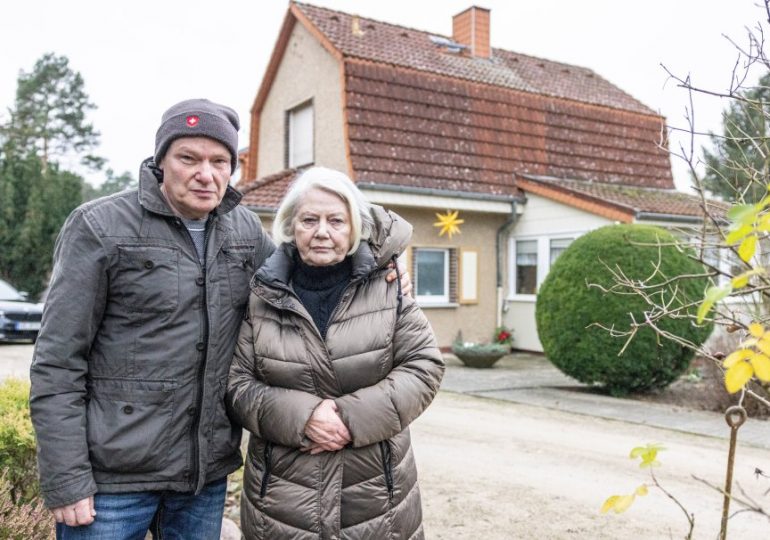 I’ve been forced to give away my £1.2million family home because it was stolen by the NAZIS…I’d rather die than move out