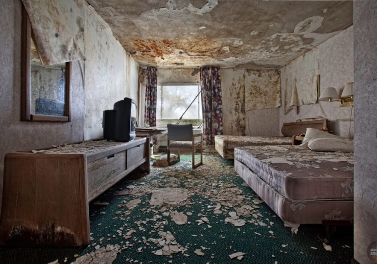 Inside eerie abandoned ‘honeymoon hotel’ overlooking Niagara Falls that was once packed with celebs and politicians