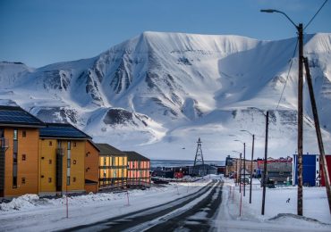 Trump & Putin should SHARE Greenland… and Vlad should seize his own Arctic island from Nato, says Russian general