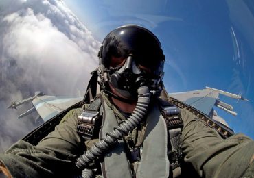 Ukrainian Top Gun F-16 pilot completes ‘world-first’ shooting down SIX Putin cruise missiles  during huge Russian attack