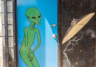 Inside abandoned ‘UFO capital of Australia’ with crumbling ‘galaxy theatre’ and decapitated alien statues