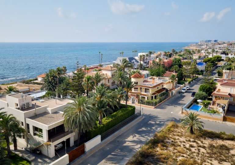 Costa Blanca rocked by earthquake as ‘terrifying’ tremors ‘shake entire buildings’ in Spanish holiday resort