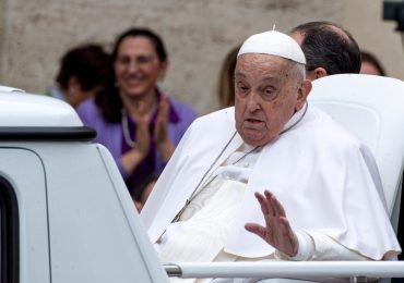 Inside Pope Francis’ final hours blessing 1000s of Easter worshippers & meeting JD Vance just a day before death aged 88