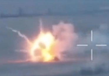 Heart-stopping footage shows Ukraine wipes out 29 Russian vehicles & 140 soldiers in massive two & a half hour battle