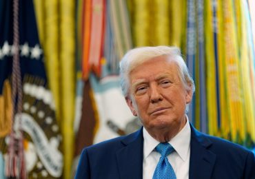 Putin ‘offers to HALT frontline invasion of Ukraine’ as Trump’s seven-point peace plan ‘to let Russia keep seized land’