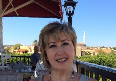 Urgent holiday scam warning over ‘bird poo’ trick that led Brit tourist to have purse swiped from right under her nose
