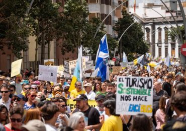 Anti-tourist zealots reveal next mass protests to plague Canaries in DAYS as they announce ‘most powerful’ demos yet
