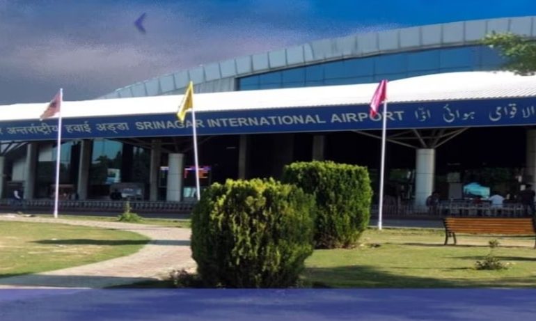 Ten explosions heard near international airport in Kashmir as India & Pakistan trade blows with nations on brink of war