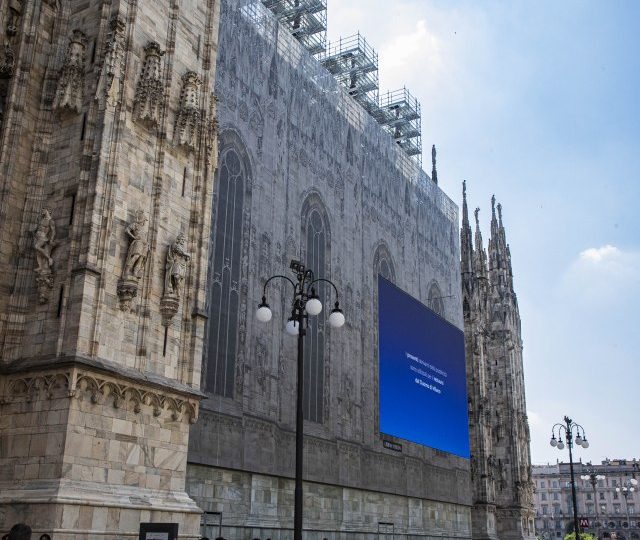 Killer on prison release stabs colleague before jumping to his death off Milan Cathedral in front of horrified tourists