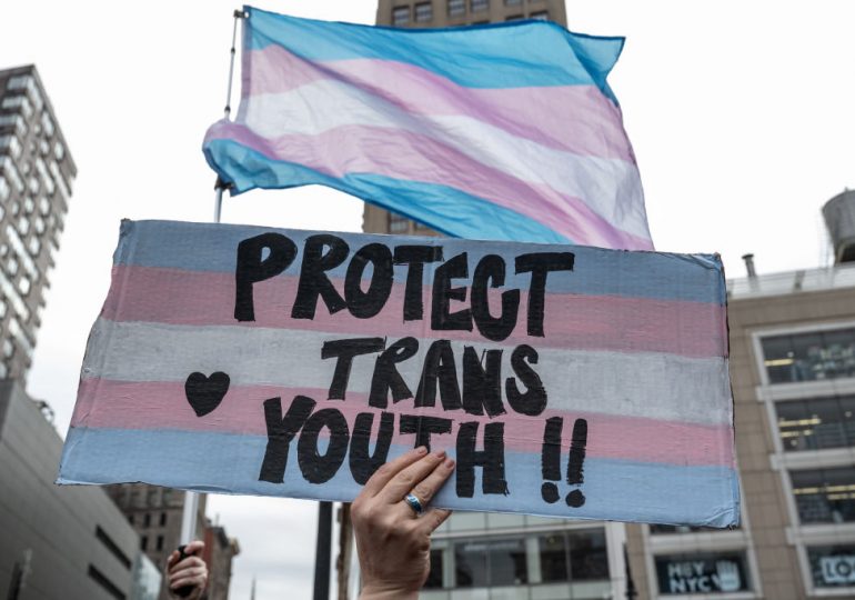New HHS Report Urges ‘Exploratory Therapy’ for Transgender Youth