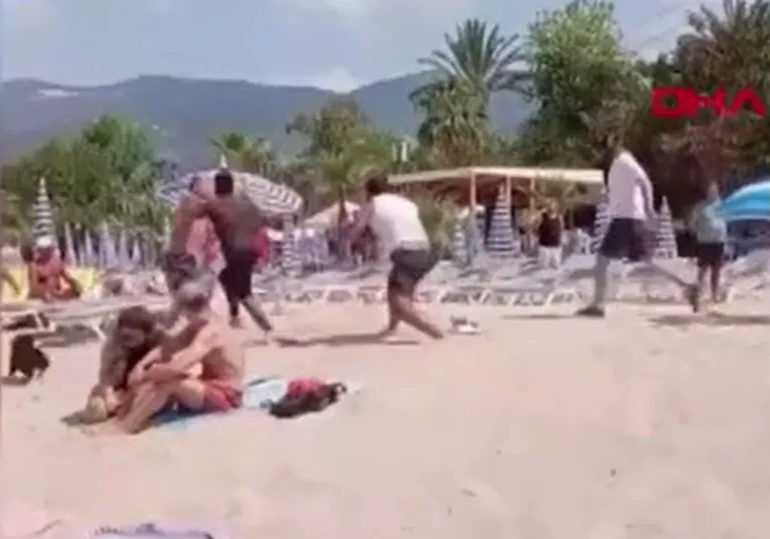 Shocking moment ‘Brit’ is attacked on a busy beach by staff ‘after arguing over price of a lounger’