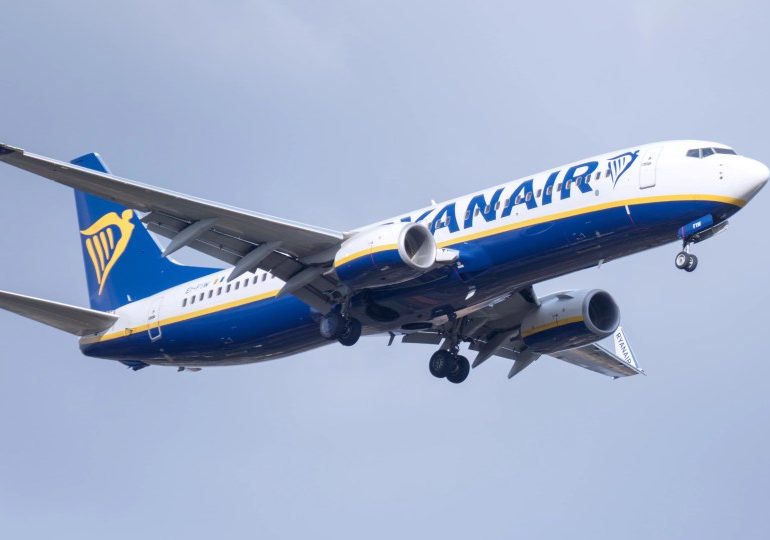 Bomb alert on Ryanair plane carrying 170 passengers as holiday flight lands in Belgium & ‘cordon set up’