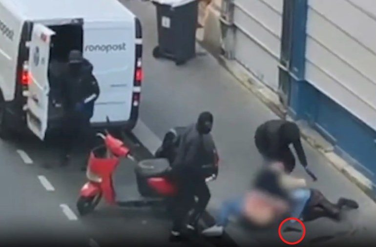 Terrifying moment crypto CEO’s daughter, 34, & her child, 2, attacked by knife-wielding kidnap gang on streets of Paris