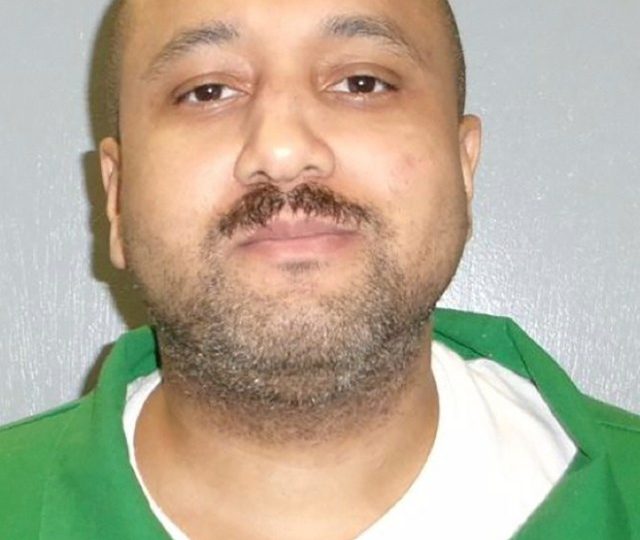 Firing squad ‘botched’ death row execution as inmate suffers ‘excruciating’ death bleeding out strapped to chair