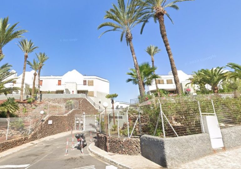 Horror as two ‘rotting’ corpses with ‘violent injuries’ found in Tenerife holiday flat after neighbours reported smell