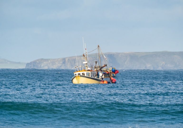 Brit fishing boat intercepted & detained by French patrol ship in English Channel after ‘whelking without a licence’
