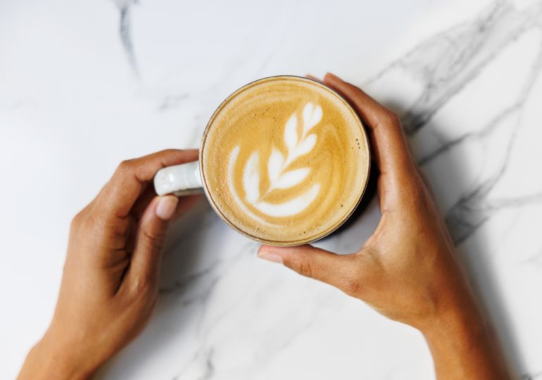 Drinking Coffee Linked to Healthy Aging in Middle-Aged Women