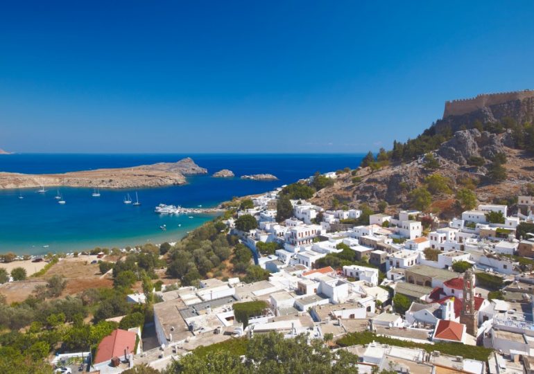 Mag 5.8 earthquake strikes Greece & Turkey leaving 1 dead & dozens injured as ‘panicked locals jumped off buildings’