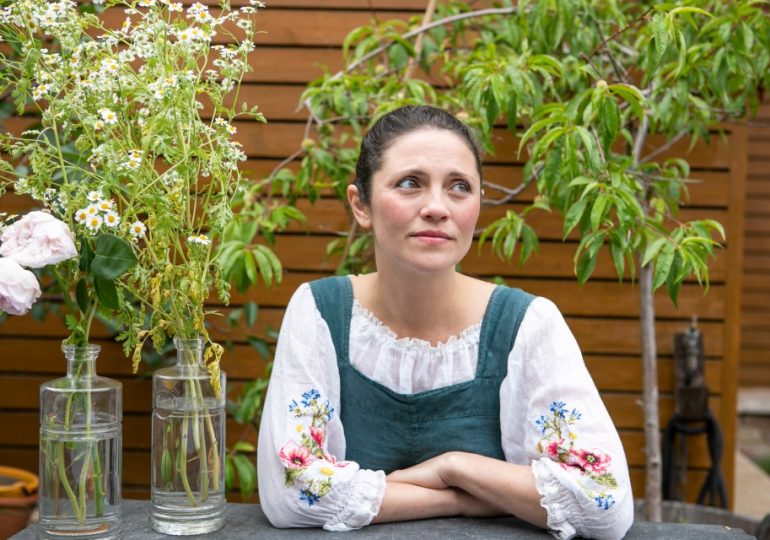 Ukrainian TV chef reveals her mum’s heartbreaking last act before being forced out of family home by Russian invaders