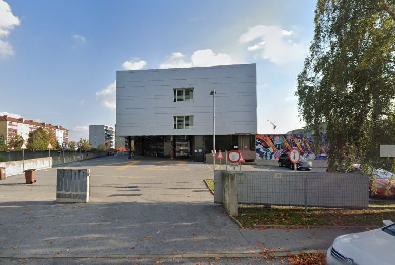 At least ‘five dead’ & multiple seriously injured in shooting spree ‘by pupil’ at school in Austria