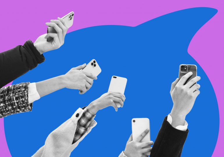 10 Things to Say When Someone Won’t Get Off Their Phone