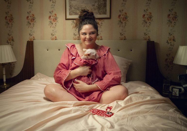 How Lena Dunham’s Netflix Series Too Much Mirrors Her Own Life