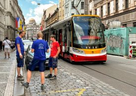 Major power outage hits Brit holiday hotspot as ATMs down, metros halted & people ‘trapped in lifts’ in chaos