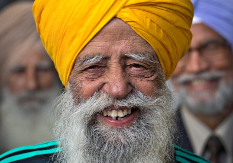 World’s oldest marathon runner – 114yo Brit Fauja Singh – ‘hit by a car & killed while trying to cross the road’