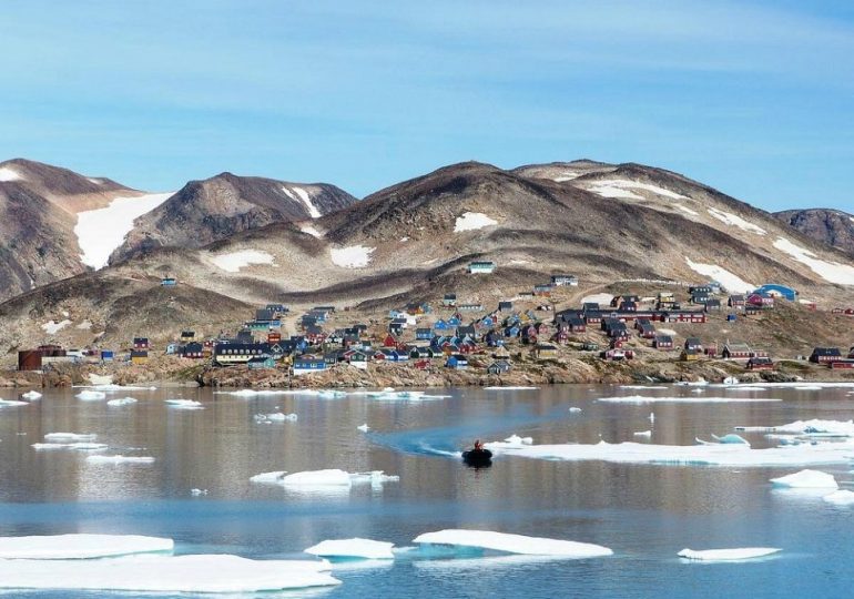 The eerie ghost town on world’s largest island, abandoned for 20 years & visitors have to arrive by dog sled or boat