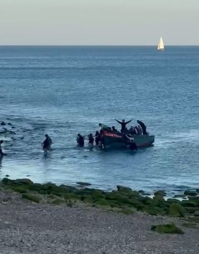 How hols hotspot Portugal SHUT DOOR on illegal migrants with cops on beaches, detention centres & deportations in DAYS