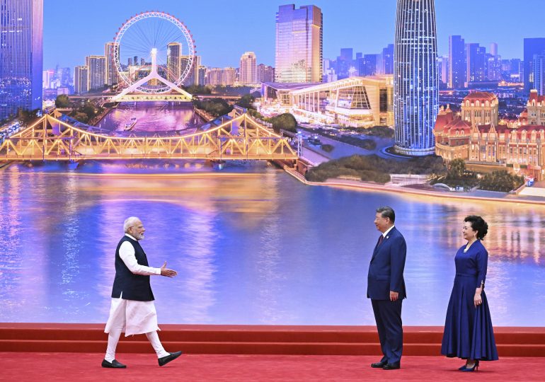 China’s Xi Hosts Modi and Putin for Summit Amid Anger Over Trump’s Tariffs