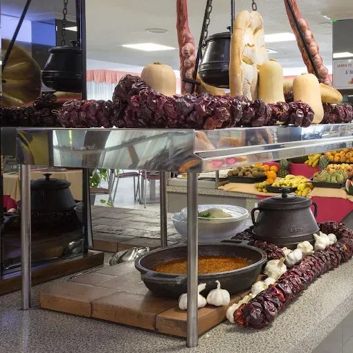 Salmonella cases at Spanish hotel in centre of outbreak DOUBLE with nearly 200 people now sick from dodgy meals