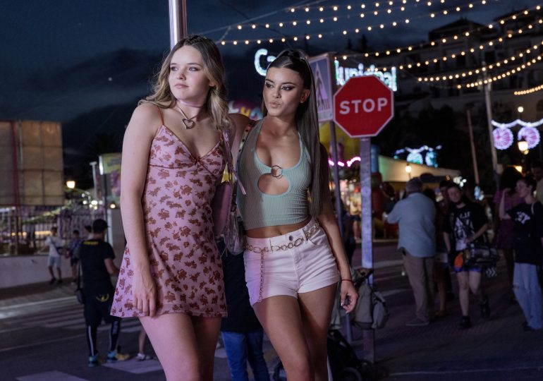 Breaking Down the Haunting Ending of Spanish Miniseries Two Graves