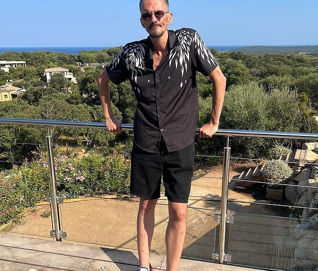 Online streamer found dead in bed after ‘10 days of torture & sleep deprivation’ after cops arrest two pals for abuse