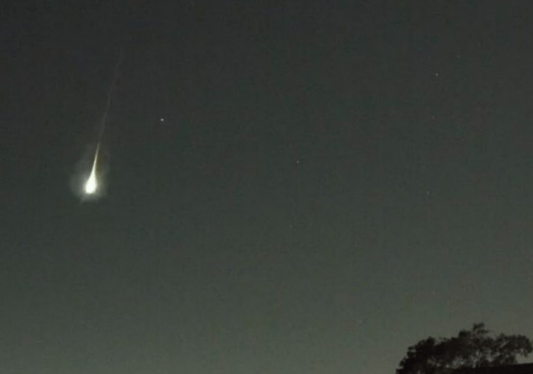 ‘Meteor’ crashes to earth with loud bang & leaves houses shaking after lighting up night sky in Australia