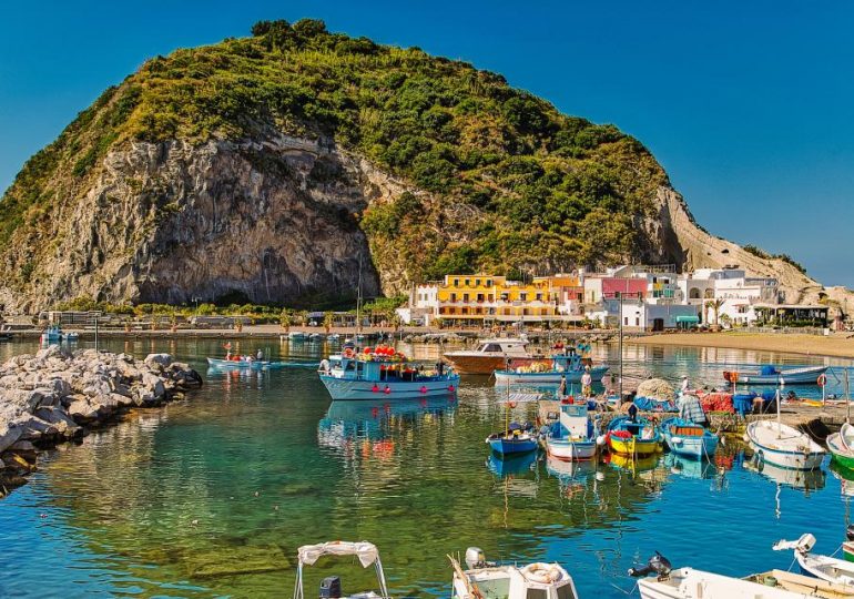 Horror as scorned man kills former wife’s partner & mum outside hotel before shooting ex and turning gun on himself