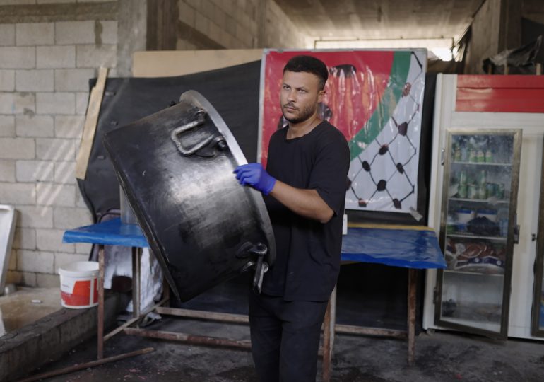 Hamada Sho: I Can No Longer Feed Kids in Gaza