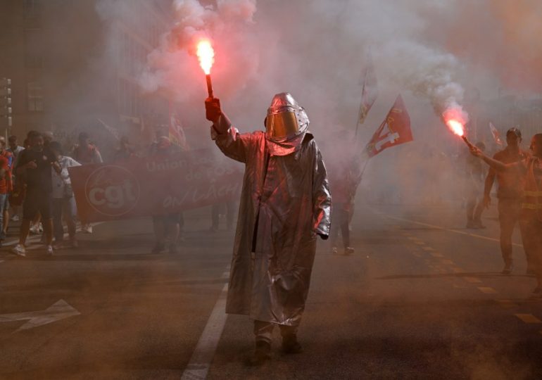 France ‘Black Thursday’ CHAOS as more than 150 arrested at anti-Macron riots with strikes & MORE protests to come