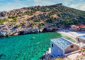 Huge earthquake strikes Brit holiday island in Greece as tremor also felt in capital