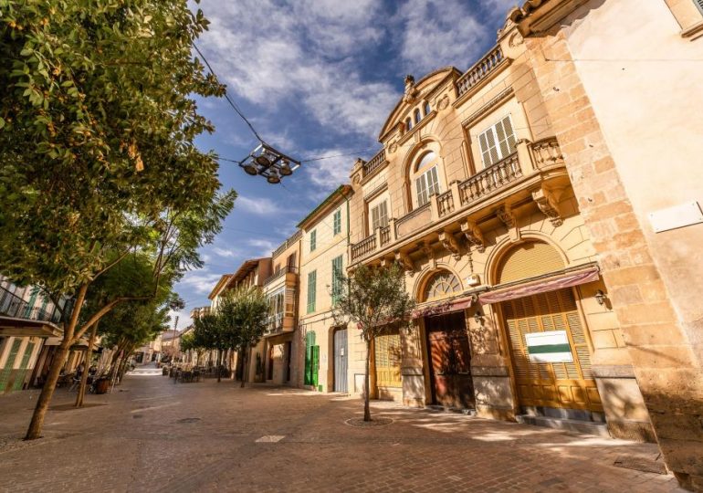 Majorca reeling as Brit visitors shun holiday island in wake of anti-tourism protests – devastating restaurants & bars